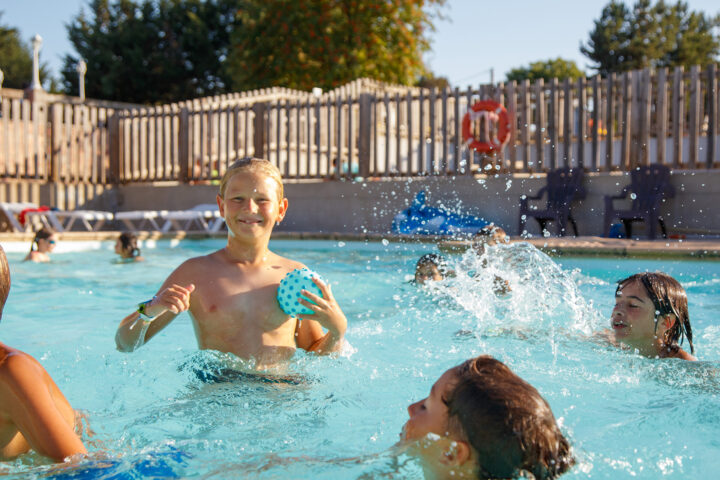 Camping 3 étoiles avec parc aquatique et toboggan en Lozère