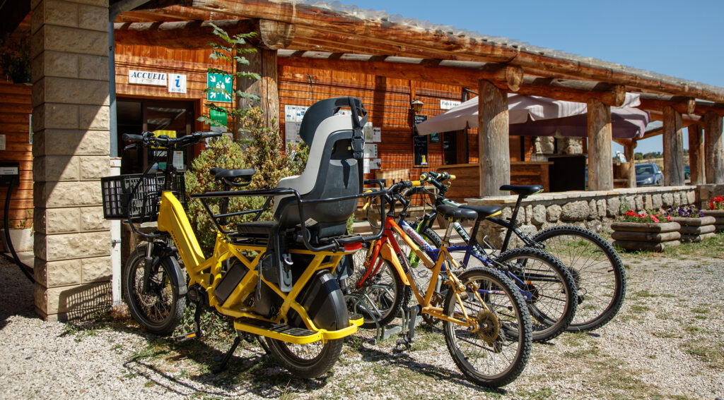 Les services du camping 3 étoiles Les sous bois du lac à Langogne