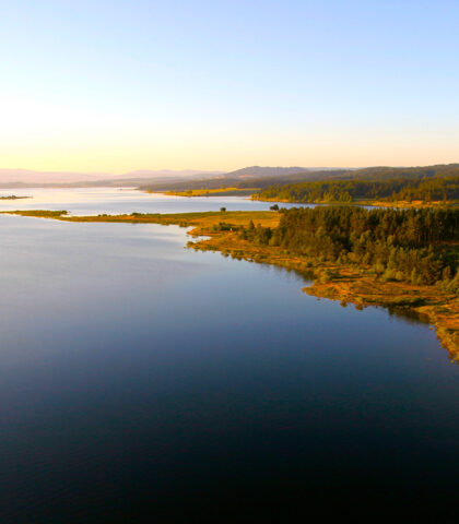 Lac de Naussac à proximité du camping les Sous bois du lac en Lozère