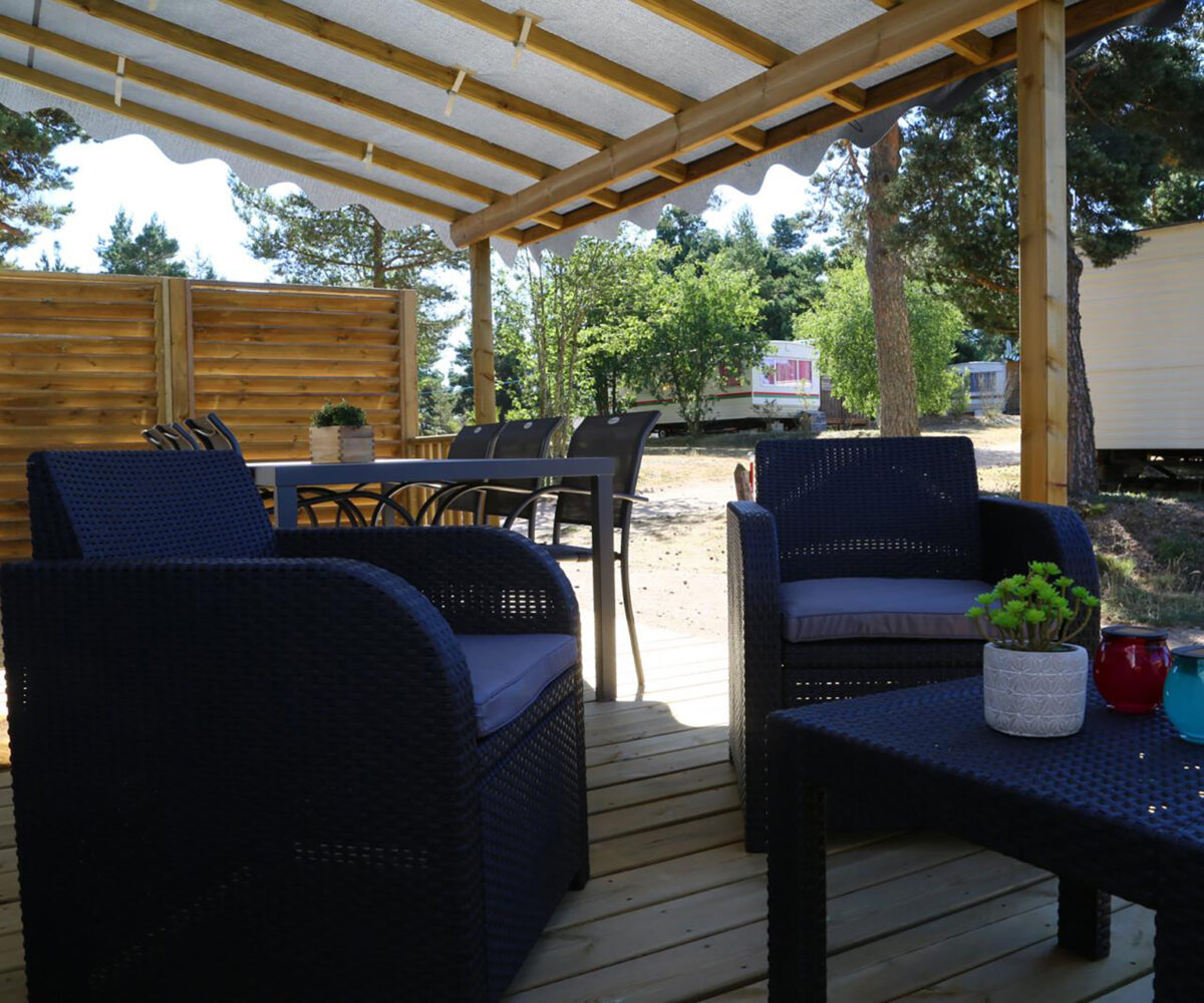 Location de mobil-home grand confort à Langogne en camping 3 étoiles