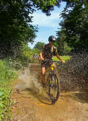 VTT au lac de Naussac en Lozère à Langogne