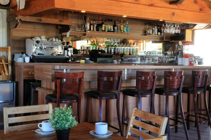 Bar et soirée en camping en Lozère