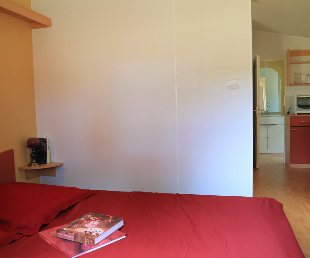 Chambre de mobil-home en camping en Lozère