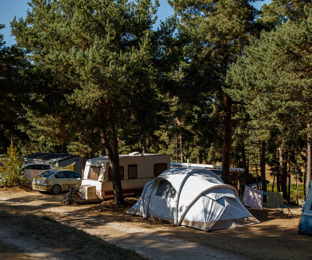 Tente, van, caravane ou camping-car, chacun trouve ici un emplacement camping